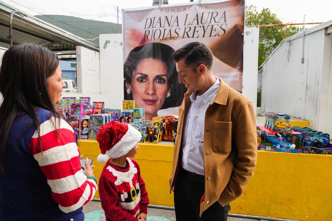 Colosio acompaña a niñas, niños, familias y maestros en posada comunitaria de la Fundación Diana Laura Riojas