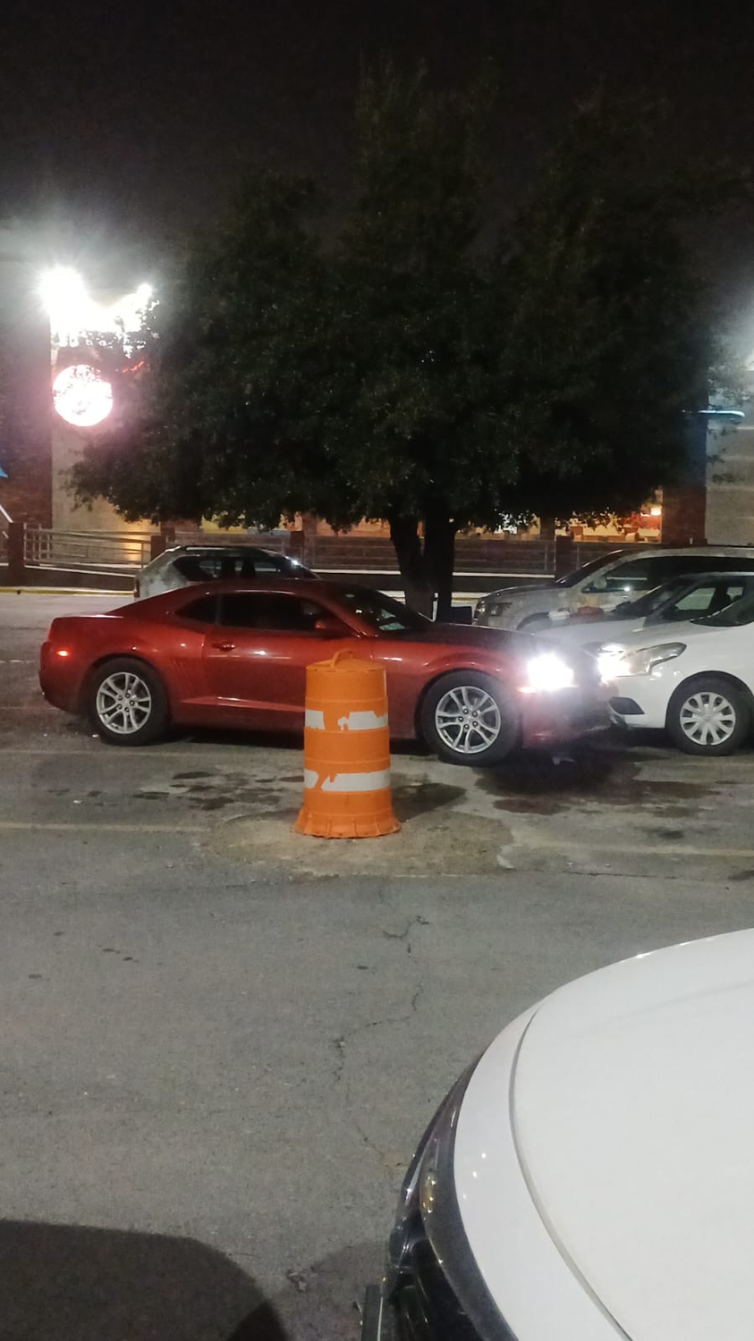 Acribillan a dos hombres dentro de un auto de alta gama al sur de Monterrey