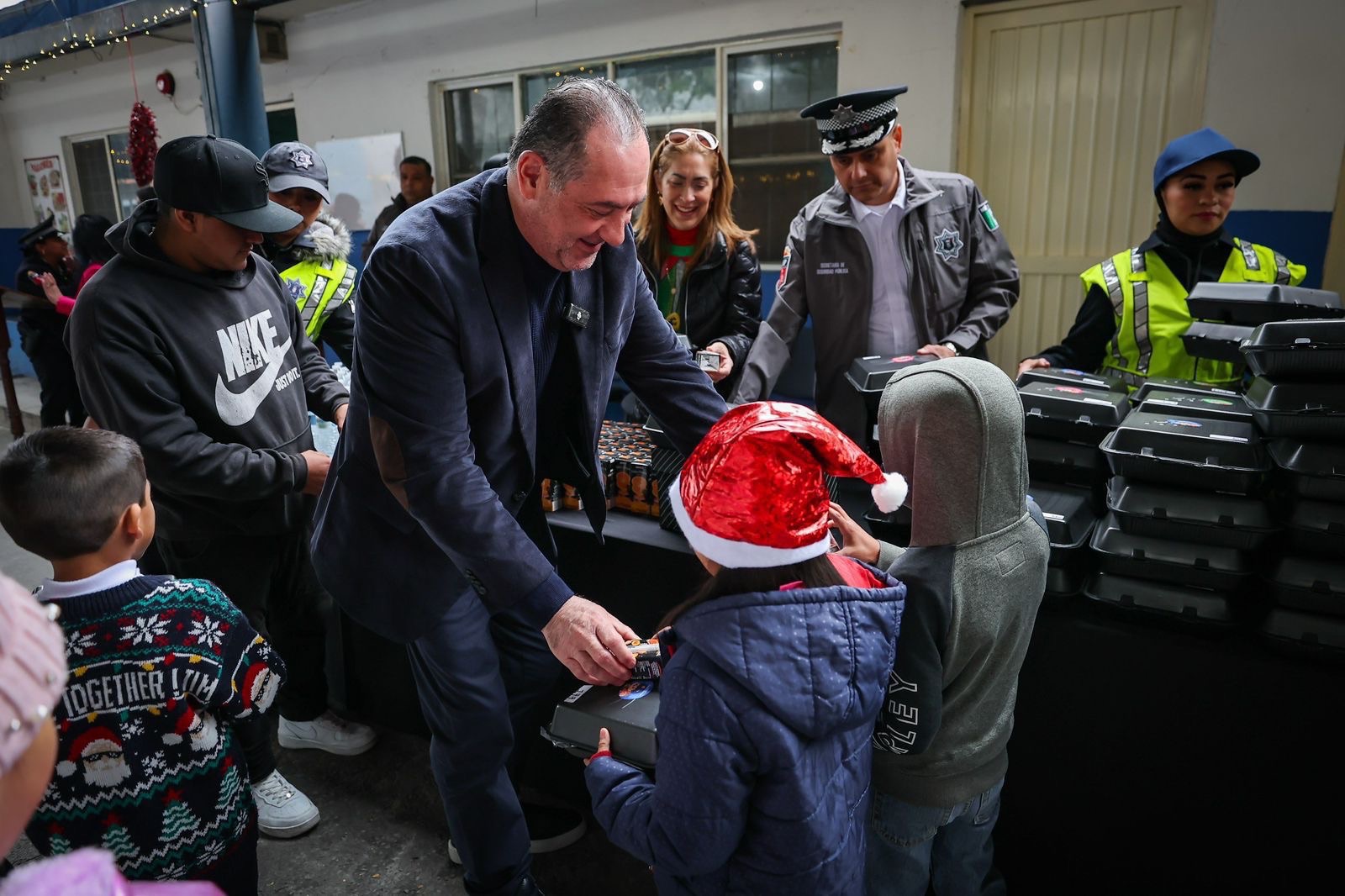 Enciende Secretaría de Seguridad Pública de San Pedro la Navidad en escuela de Los Pinos