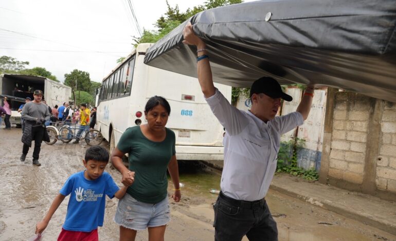 Luis Donaldo Colosio entrega con la Fundación Diana Laura más de 500 paquetes de apoyo en Poza Rica, Veracruz