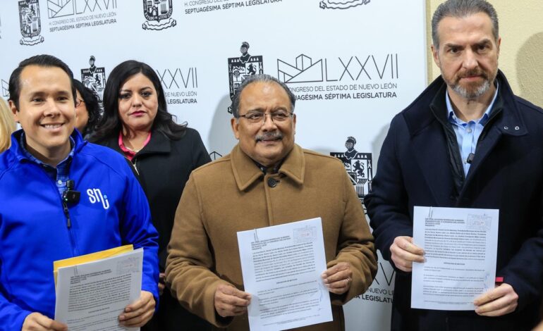 Presentan alcaldes metropolitanos iniciativa para fortalecer participaciones municipales