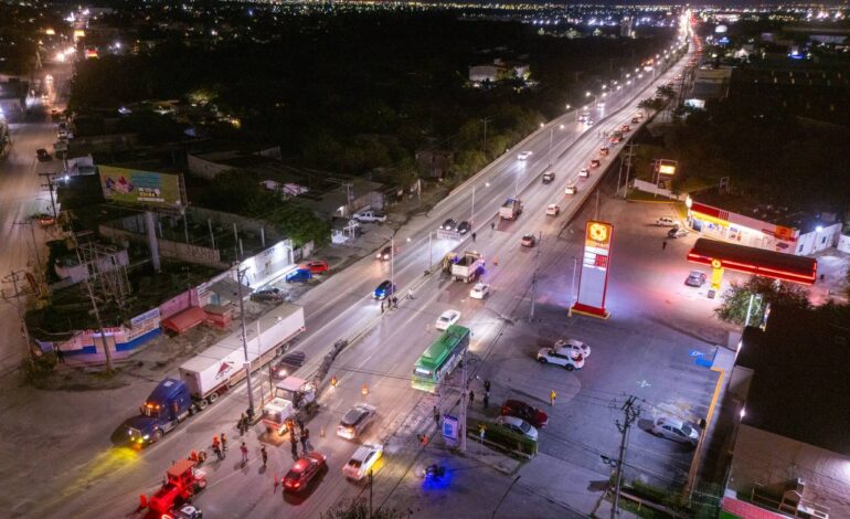 Félix Arratia pone en marcha pavimentación en avenida Benito Juárez