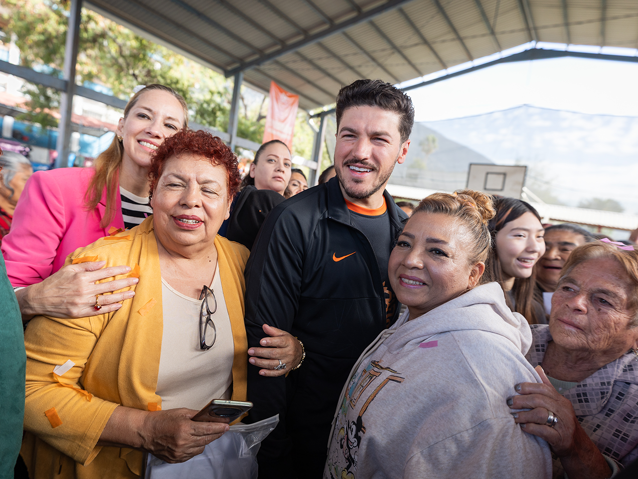 “Ayudamos a las Mujeres” llegó para quedarse en Nuevo León; Samuel García