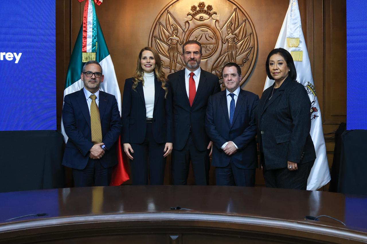 Entregan en Monterrey Medalla al Mérito Dr. Carlos Canseco edición 2025