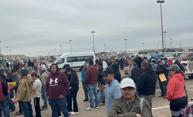 Buscaría EU detener a paisanos que intenten volver a México por Navidad para investigar status