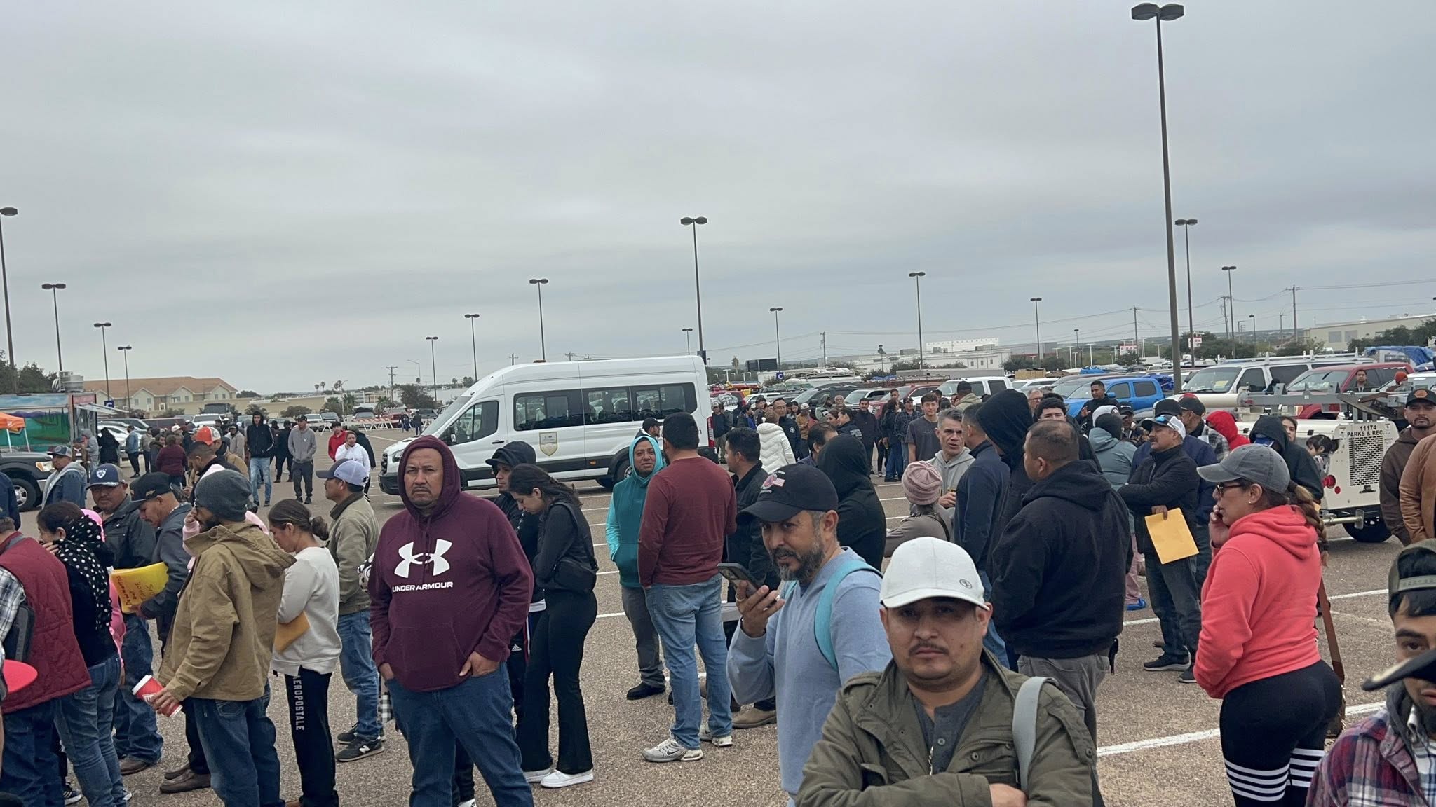 Buscaría EU detener a paisanos que intenten volver a México por Navidad para investigar status