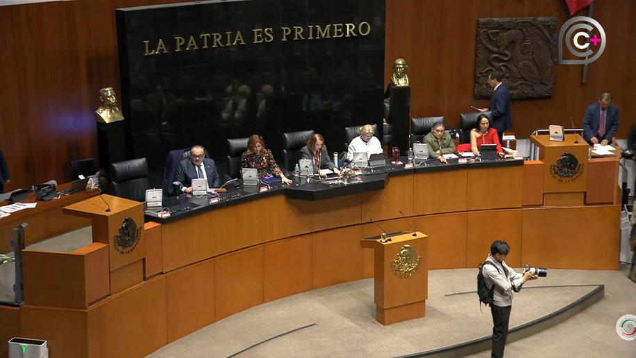 Cinco mujeres y cinco hombres integran la lista de finalistas para dirigir la FGR
