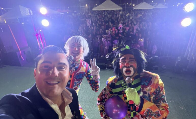 Alcalde de García enciende «La Navidad de Mi Gente Bonita»