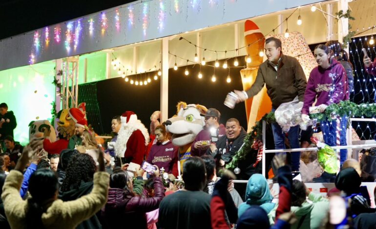 Manuel Guerra Cavazos encabeza los tres Desfiles Navideños de Mi Gente Bonita en García
