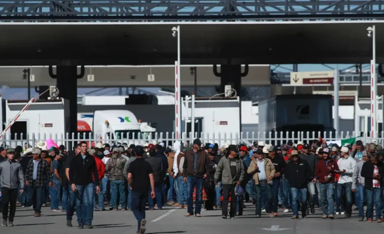 Gobierno pide a productores agrícolas no bloquear puentes fronterizos ni autopistas