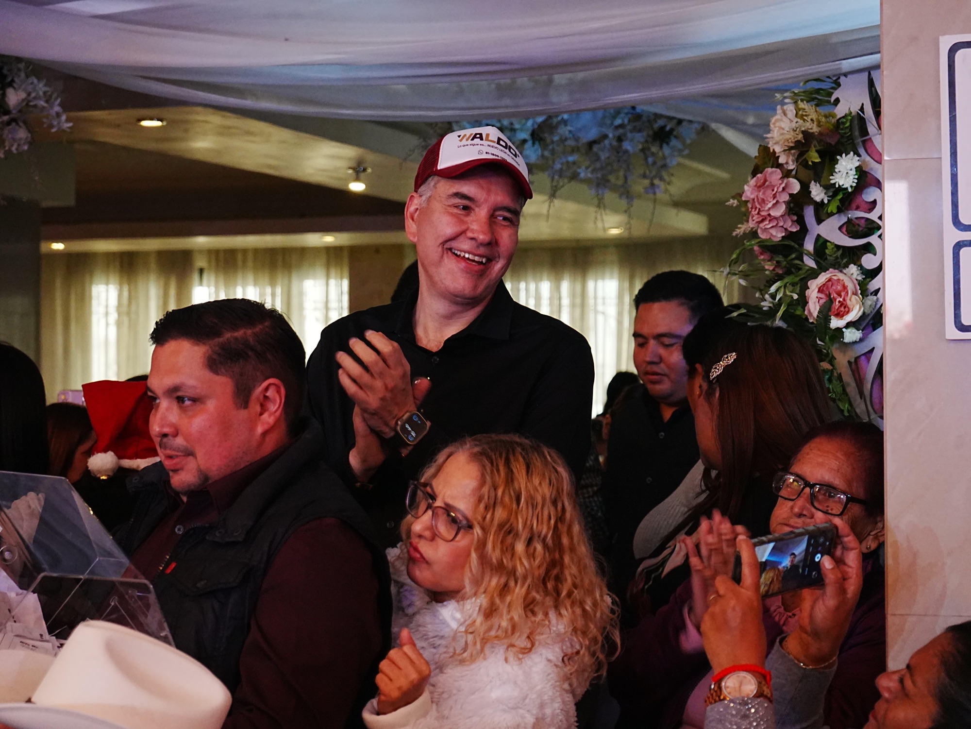 Waldo Fernández impulsa cercanía y diálogo en posada con familias de Cadereyta