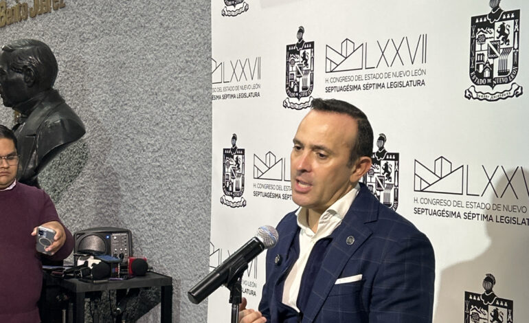 Si el aumento a sus dependencias se ajusta  a la inflación, Samuel ahorraría 6 mil millones de pesos: Carlos de la Fuente