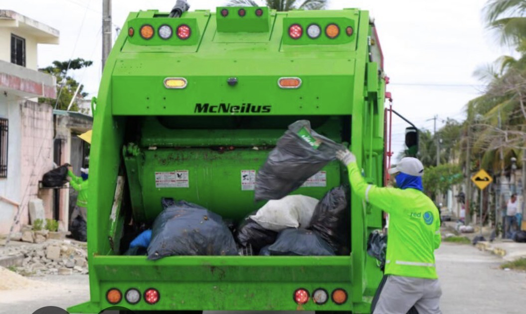 Encuentran un bebé sin vida en camión recolector de basura en Monterrey