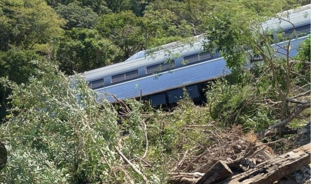 Se descarrila el Interoceánico con 241 pasajeros a bordo… no hay datos sobre lesionados