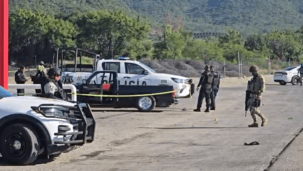 Malandros secuestran a matrimonio y balean a hija en gasolinera de Montemorelos