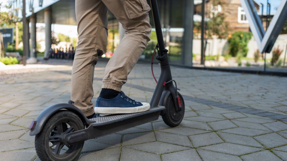 Solicitan en Congreso ordenar el uso de «scooters» como medio de transporte