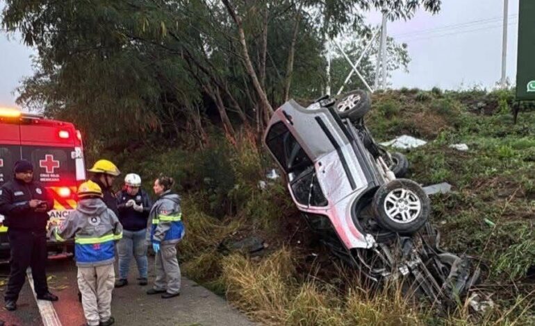Vuelca joven sobre la Carretera Nacional, en Allende