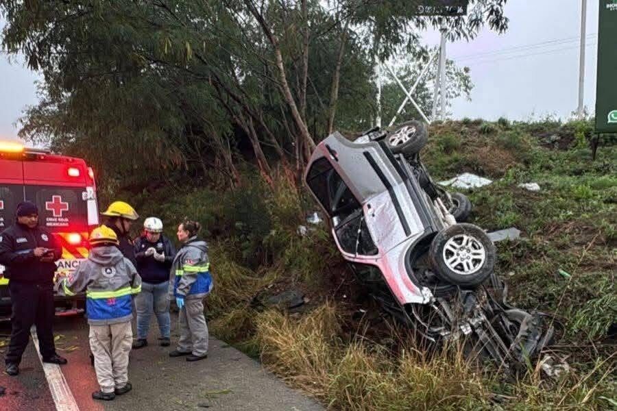 Vuelca joven sobre la Carretera Nacional, en Allende