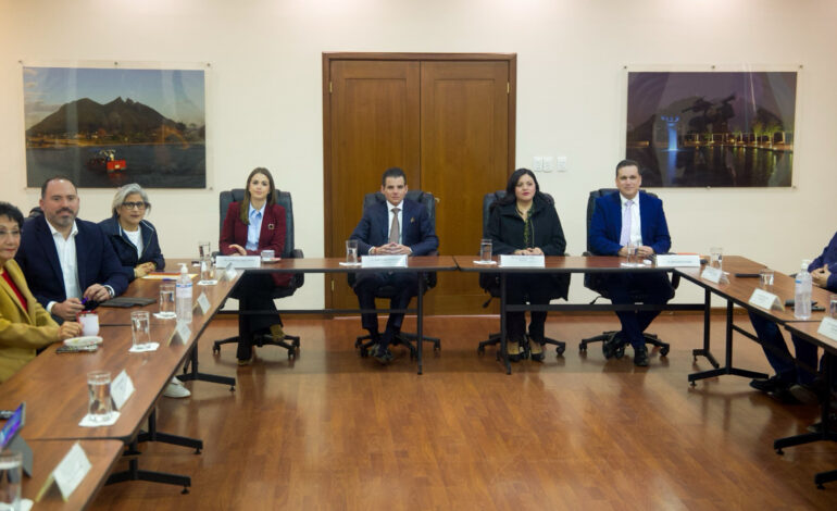 Mike Flores llama a cerrar filas y «sacar adelante las finanzas que la gente de NL merece»