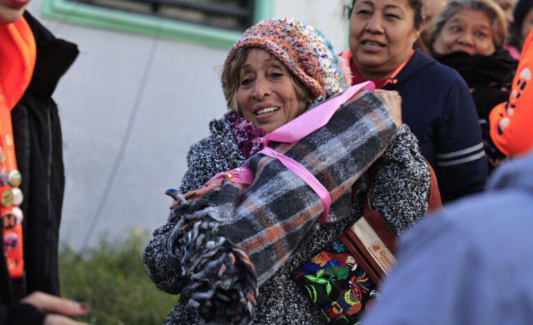 Entrega DIF Guadalupe más de 600 cobertores en zonas prioritarias