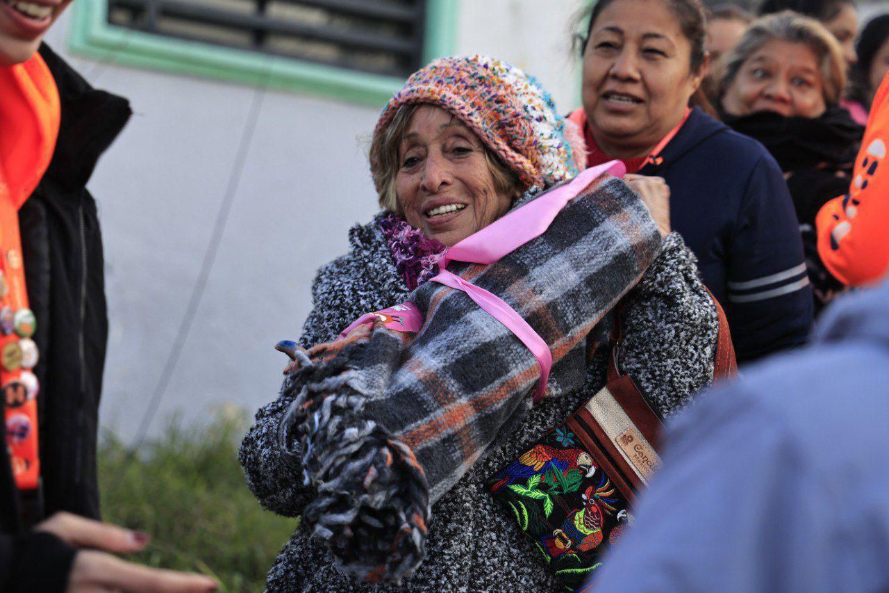 Entrega DIF Guadalupe más de 600 cobertores en zonas prioritarias