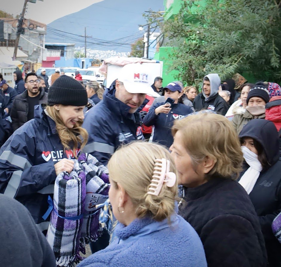Continúa DIF Monterrey entregando apoyos invernales con el programa «Mty. sin frío»