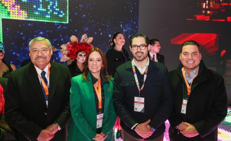 Promueve David de la Peña a Santiago como sede mundialista en la Feria Internacional de Turismo, en España