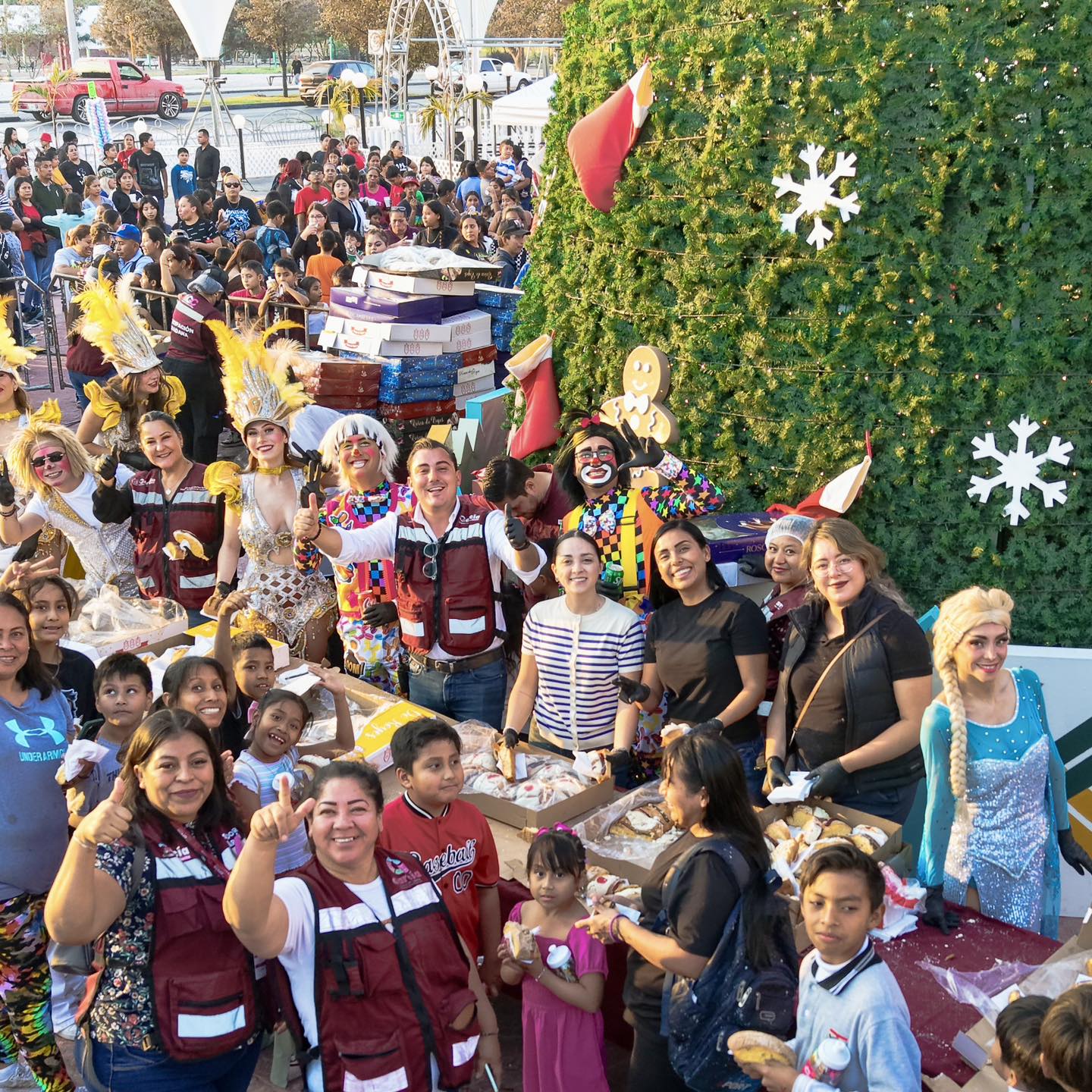 Encabeza Manuel Guerra Cavazos Macro festejo de Rosca de Reyes en García