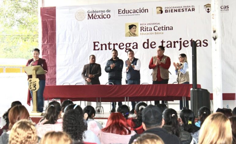 Encabeza Manuel Guerra Cavazos entrega  de becas Rita Cetina en García