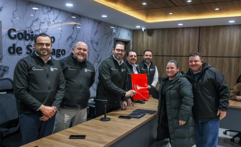 Apoya Santiago a grupo de familias para obtener certeza jurídica de su patrimonio