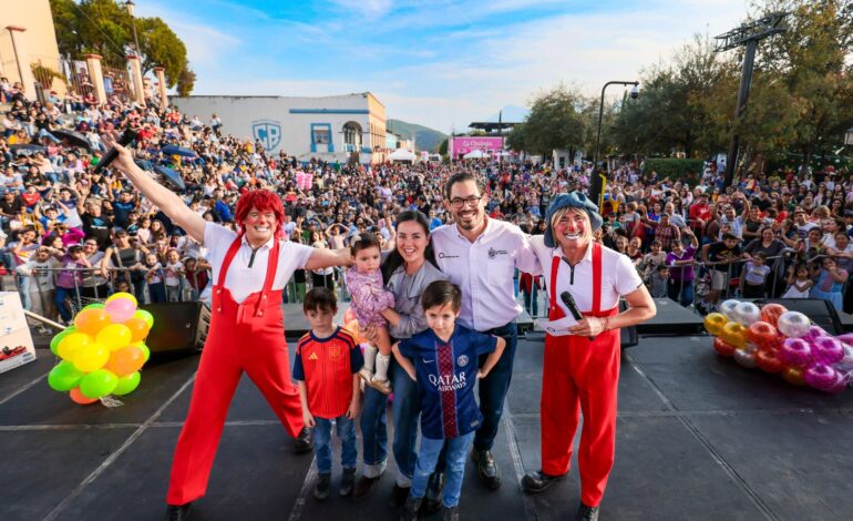 Celebran en Santiago macro convivencia con partida de Rosca de Reyes
