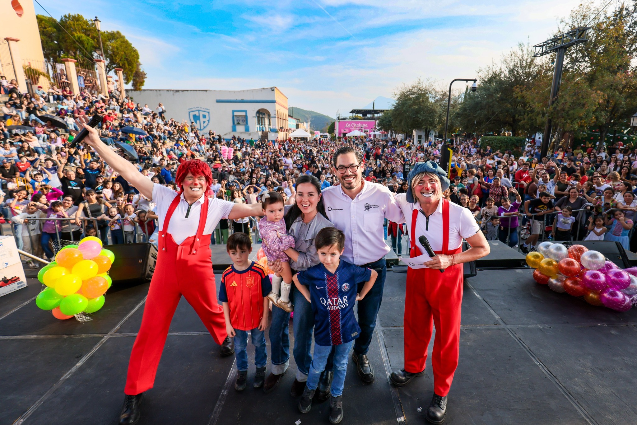 Celebran en Santiago macro convivencia con partida de Rosca de Reyes