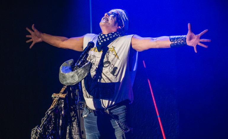 Hace Percha Teatro un entrañable viaje a la nostalgia con «Metalero»