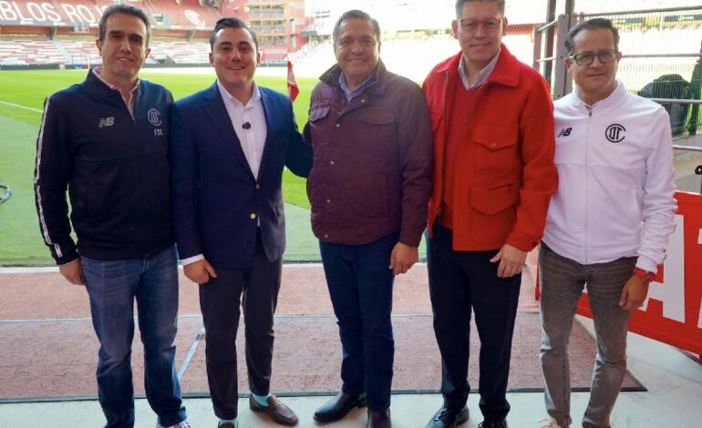 Apuesta cumplida: Alcalde de García entrega apoyo en Toluca