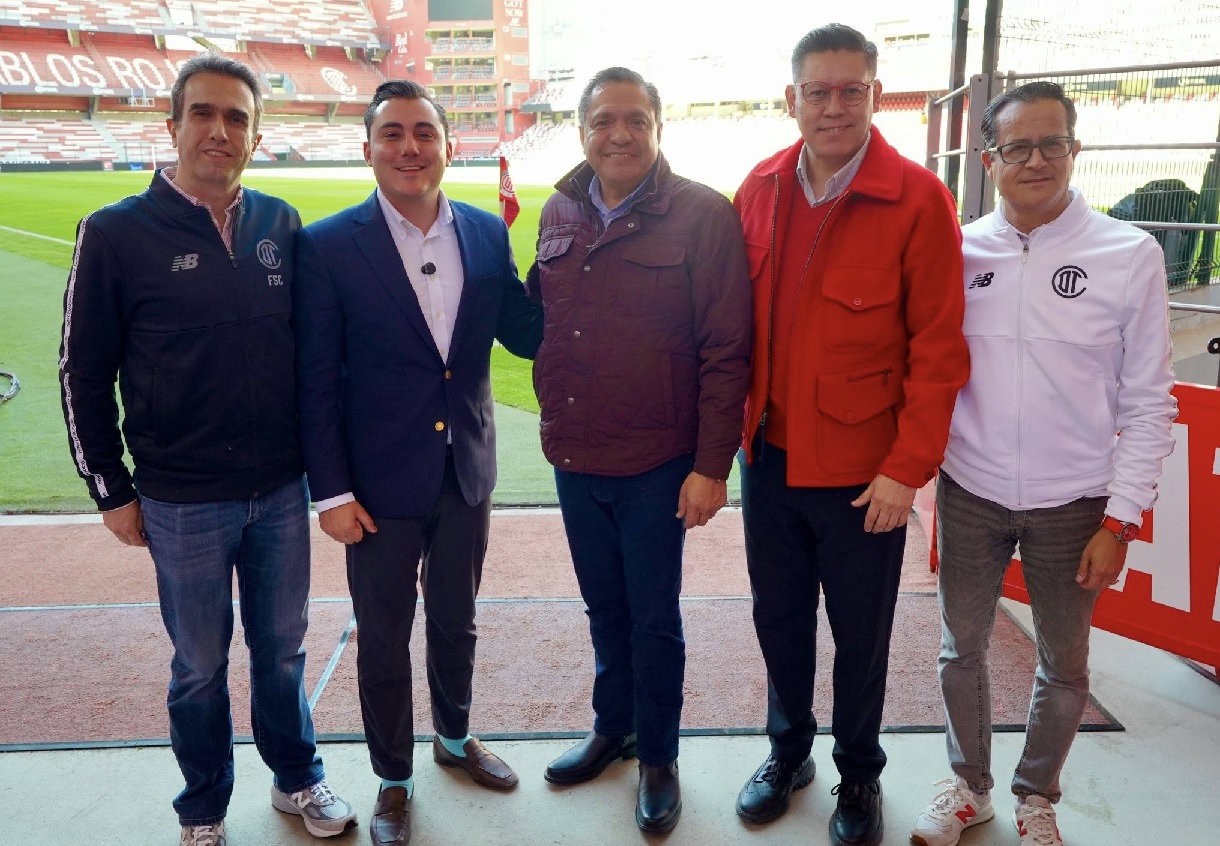 Apuesta cumplida: Alcalde de García entrega apoyo en Toluca