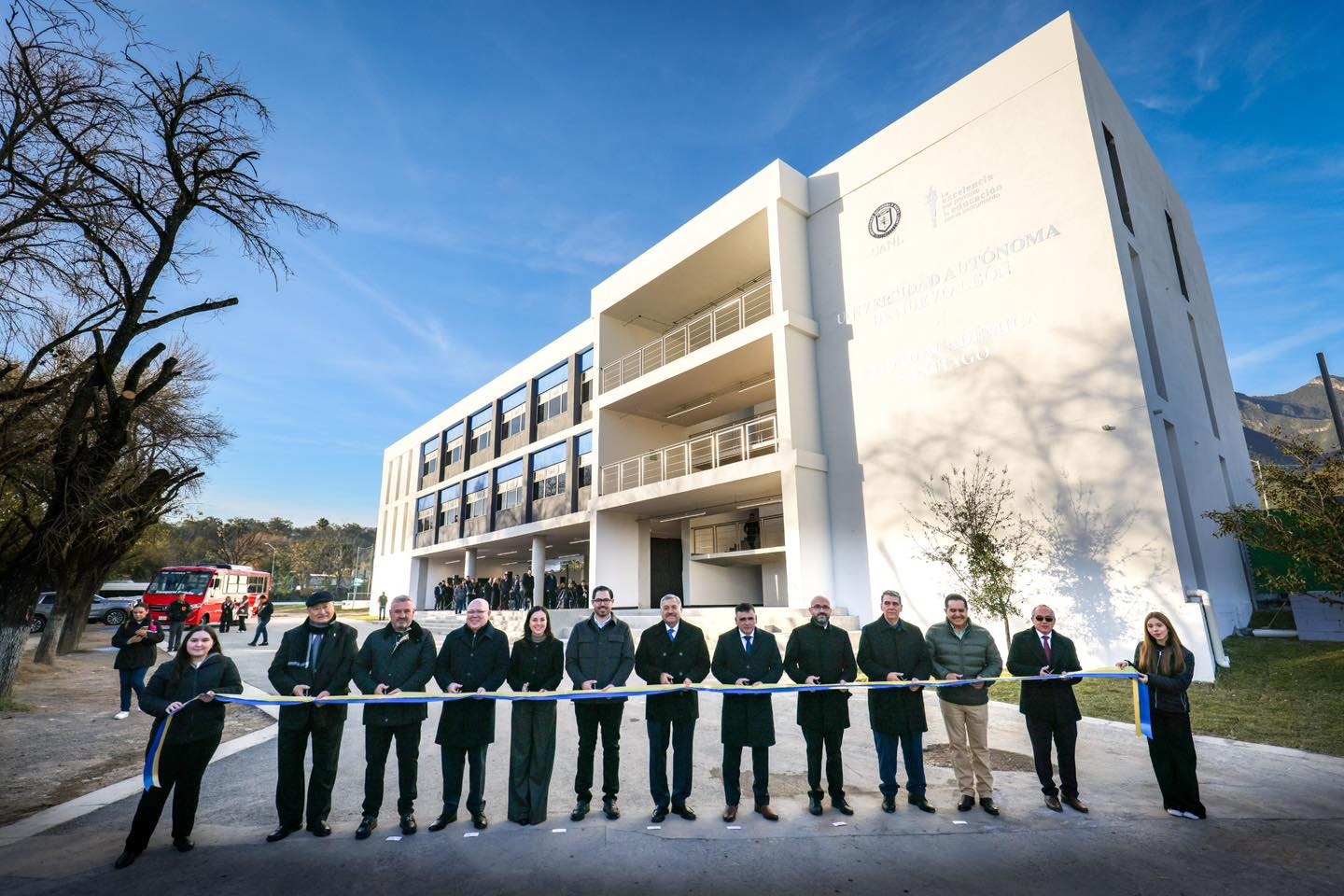 UANL y David de la Peña ponen en operación la Unidad Académica Santiago