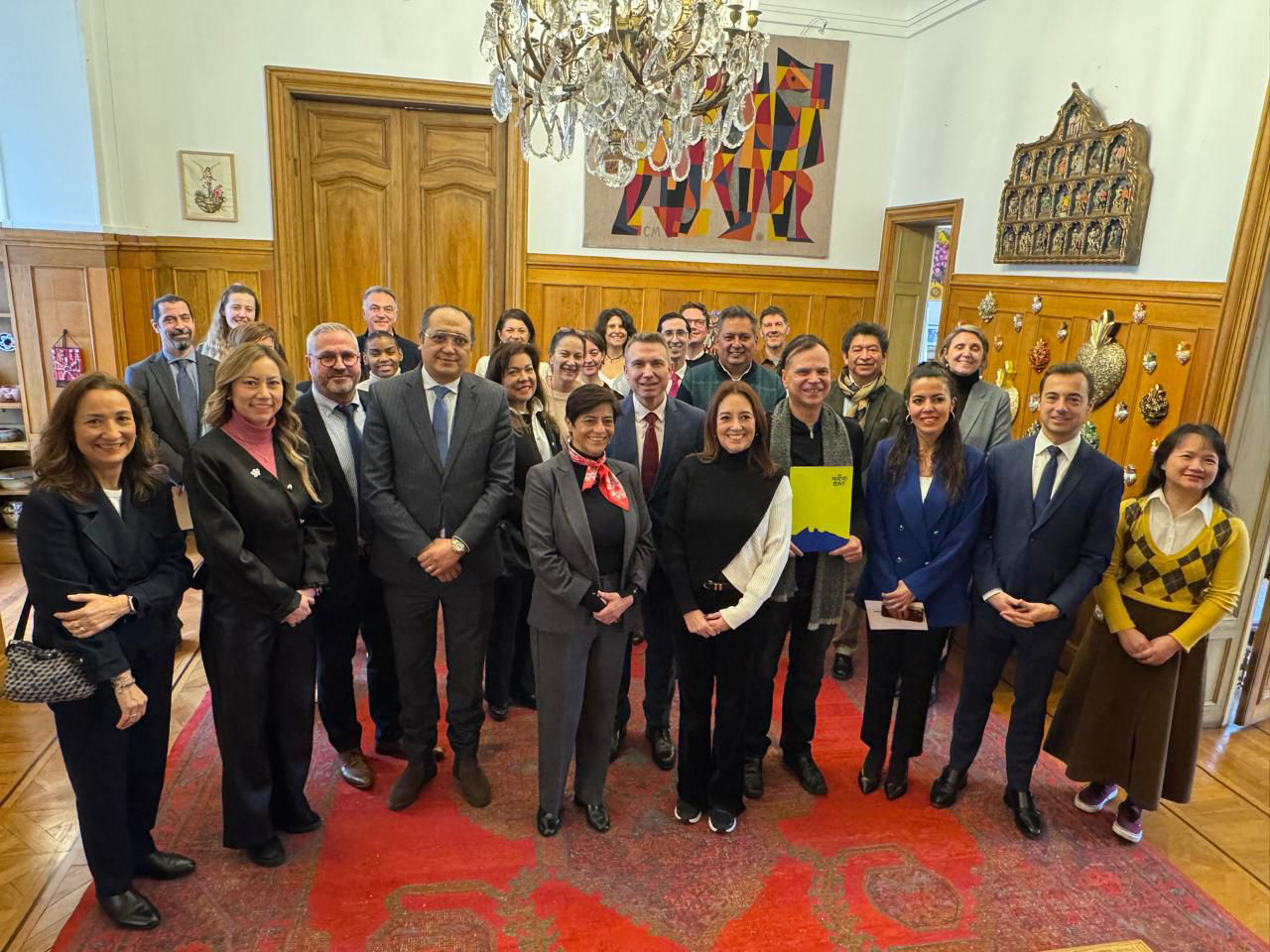 Nuevo León presenta su oferta turística en París y fortalece su conectividad internacional