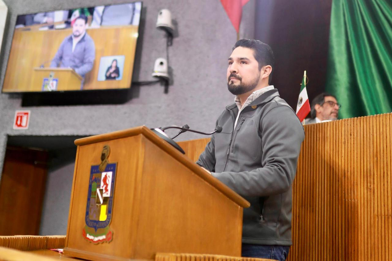 Acusa Fernando Aguirre desvío de recursos del Director del ICIFED