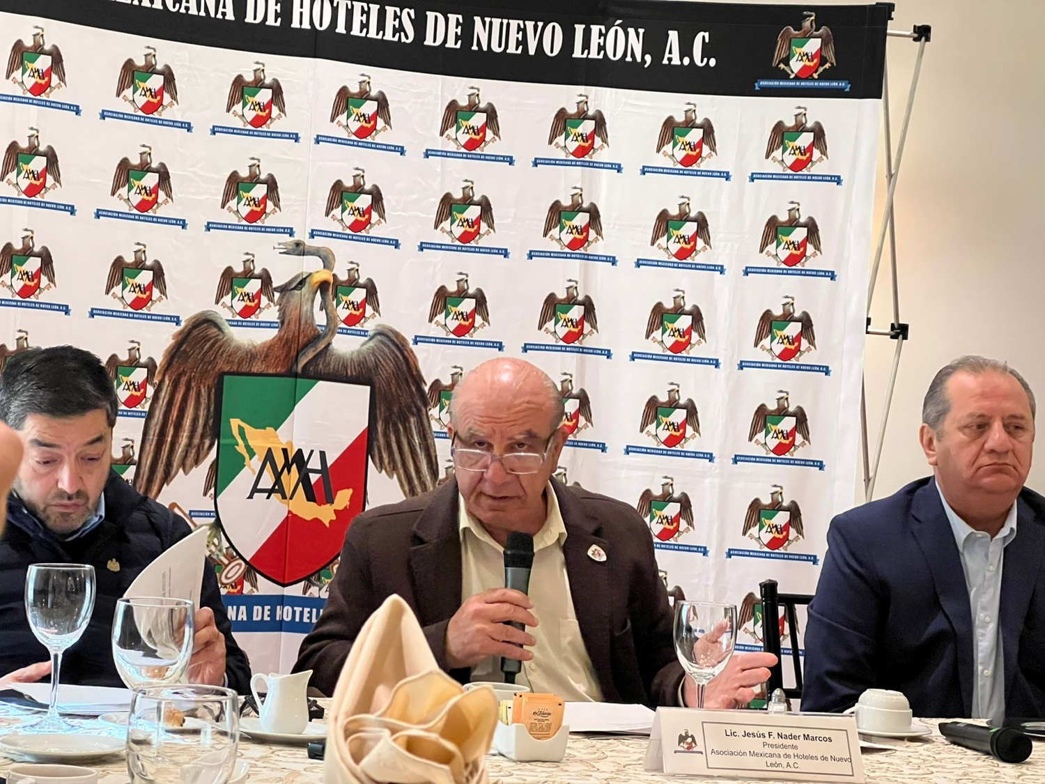 «Madruga» Samuel a hoteleros al cambiar a titular de un fideicomiso y rebajar fondos a la promoción de NL