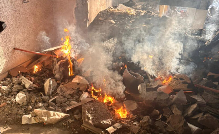 Querían calentar la Coliseo, prendieron lumbre y acabaron presos