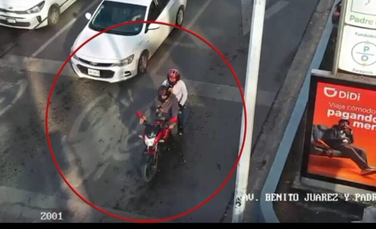 La moto fue robada en García y paseaban en el centro de Monterrey