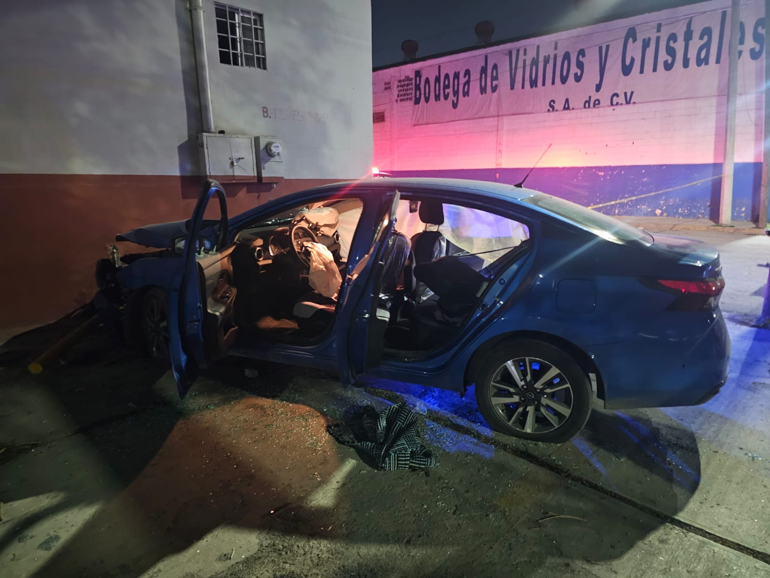 Pinshi Güerco, aún no sabe limpiarse la cola y ya dispara contra policías desde un auto robado