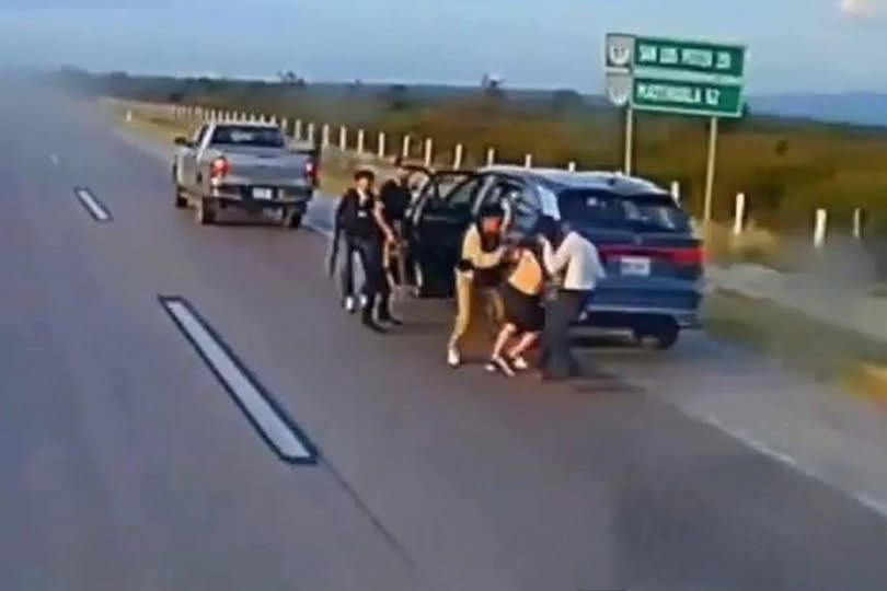 Asalta comando a integrantes de Comunicación Social de Presidencia en la 57 (Matehuala-SLP)