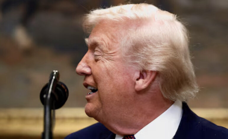 Vuelan naves de EU espacio mexicano y Trump reitera posibilidad de ataques contra narcos