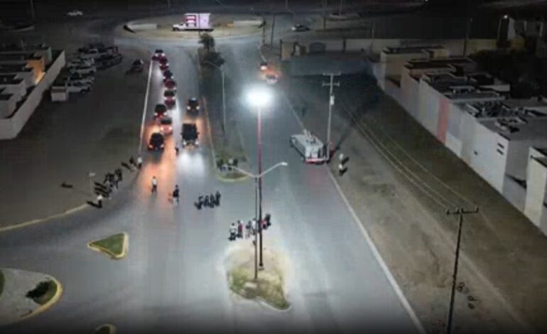 Instala García cinco mega torres de luz en Mitras Poniente