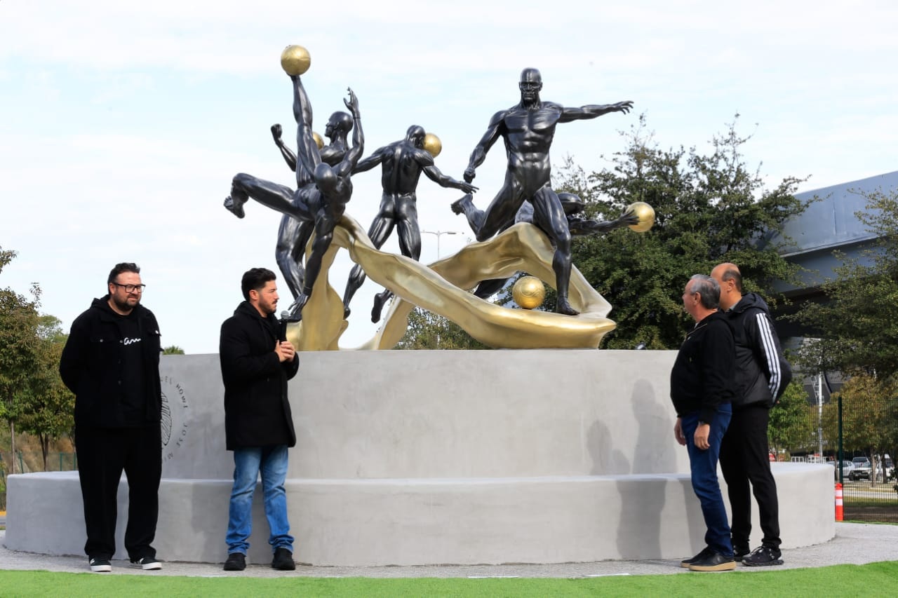Inauguran en Guadalupe escultura mundialista