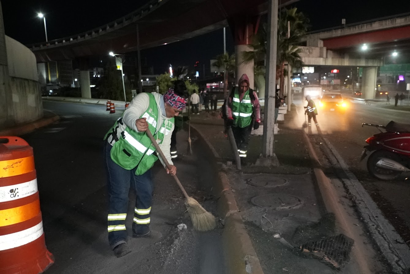 Interviene Servicios Públicos de Monterrey Complejo Vial Gonzalitos