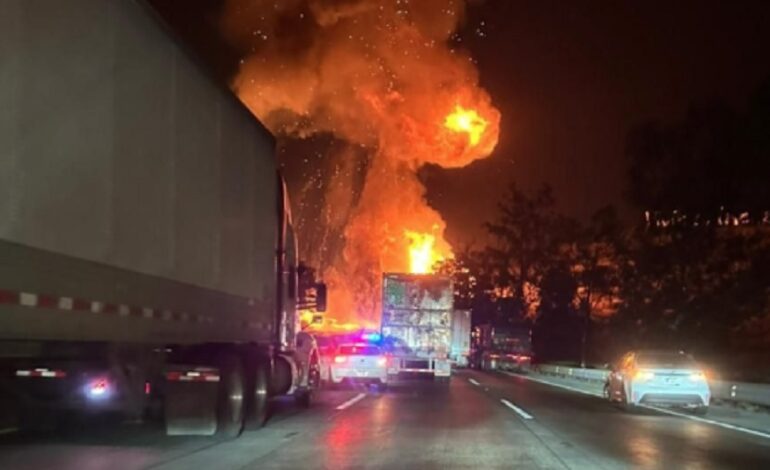 Explota pipa de gas en la México-Querétaro