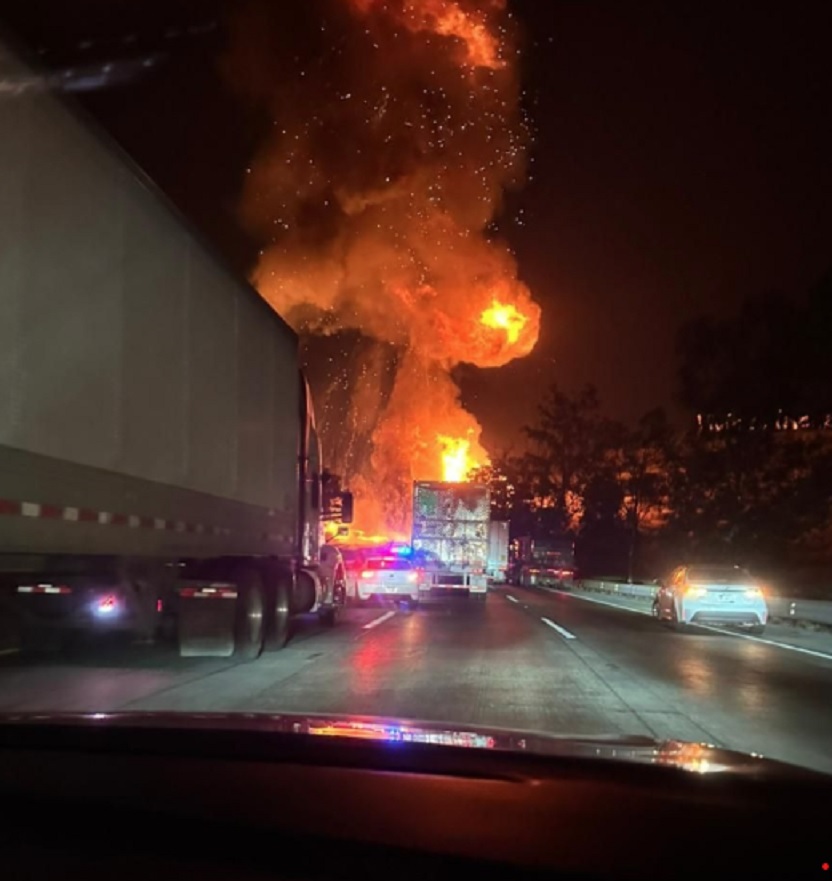 Explota pipa de gas en la México-Querétaro