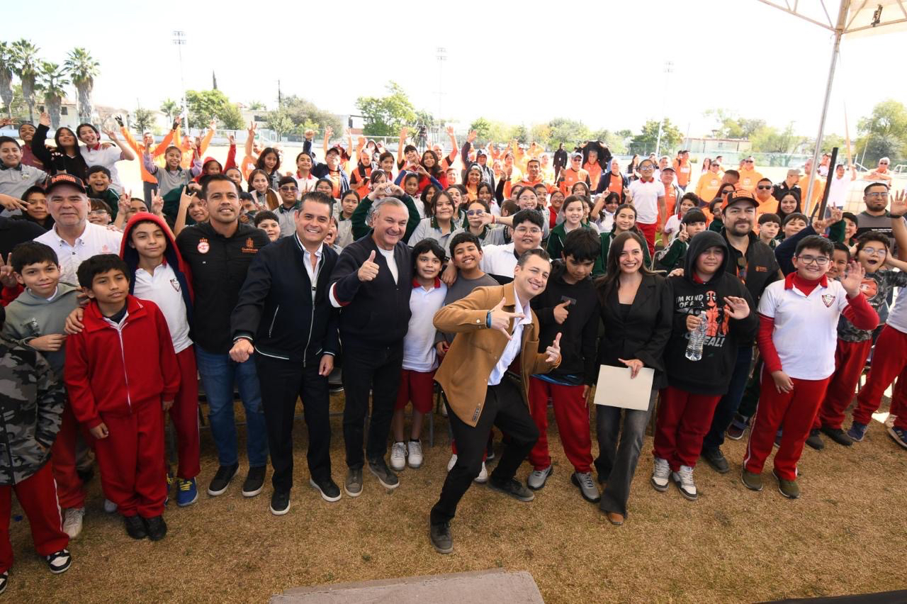 Inicia Fábrica de Escuelas construcción de cancha deportiva en Guadalupe